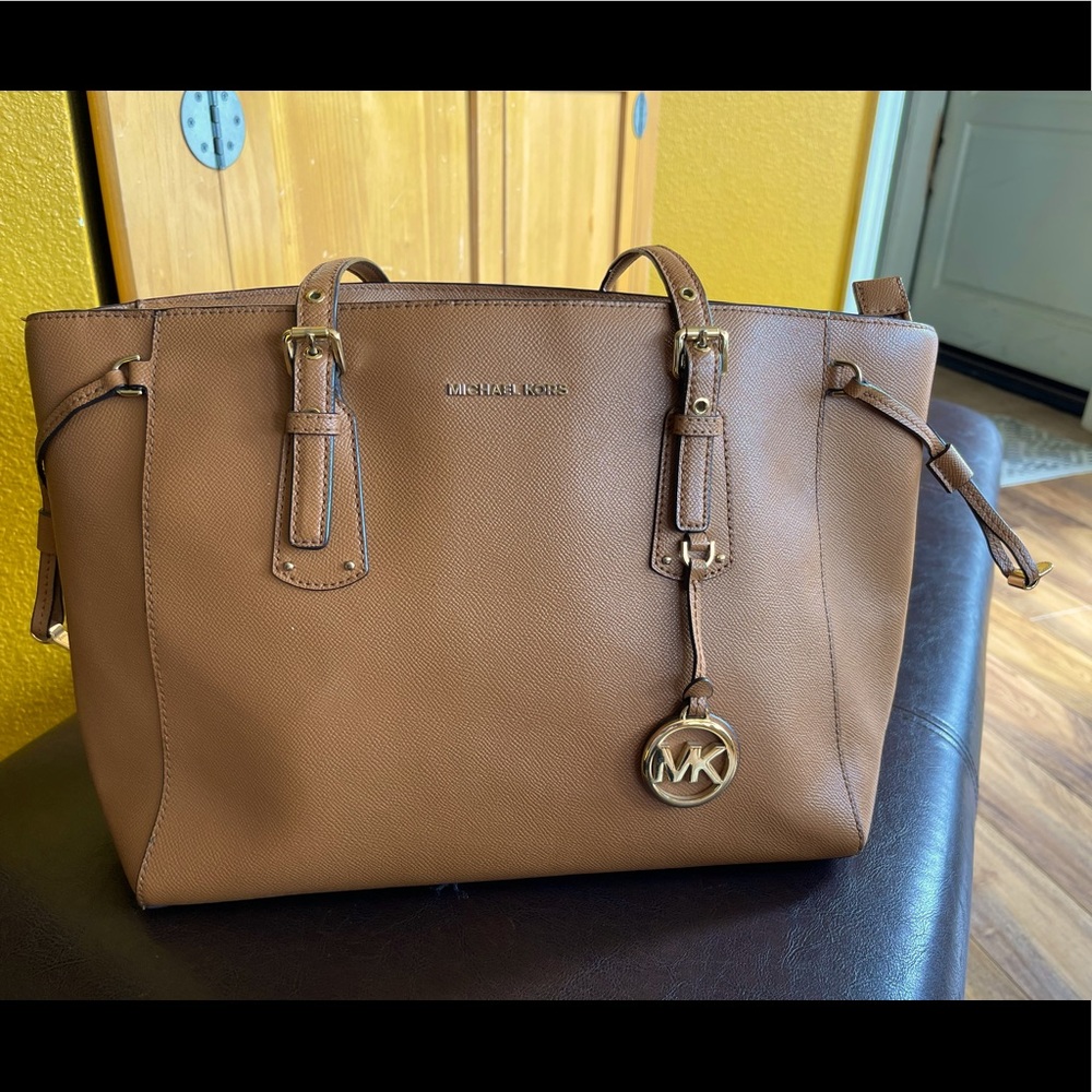 MICHAEL KORS MEDIUM LEATHER TOTE VAG